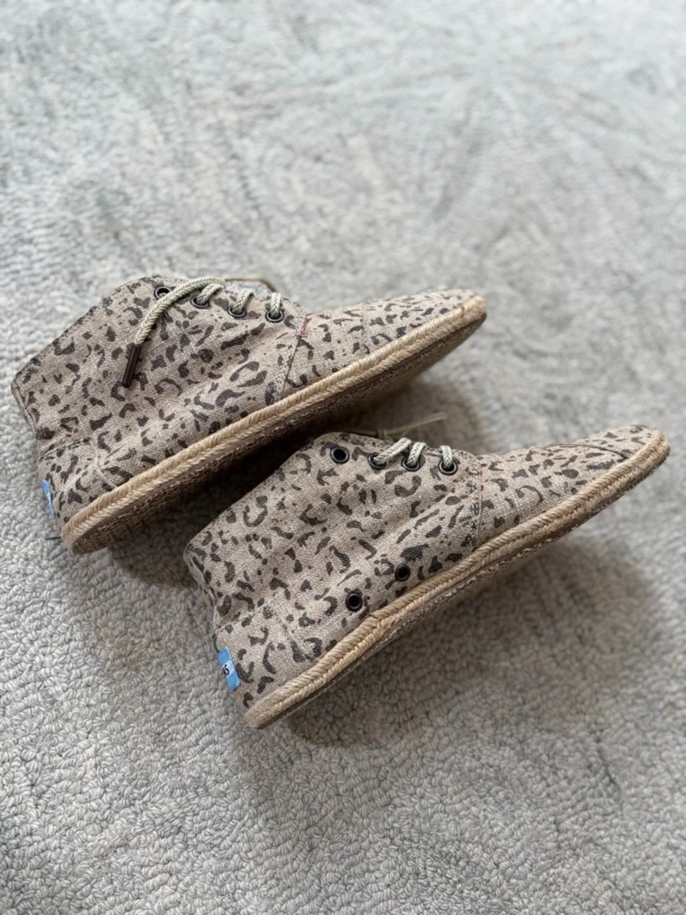 TOMS Leopard Print Canvas Desert Chukka Lace Up Shoes Women’s 8.5